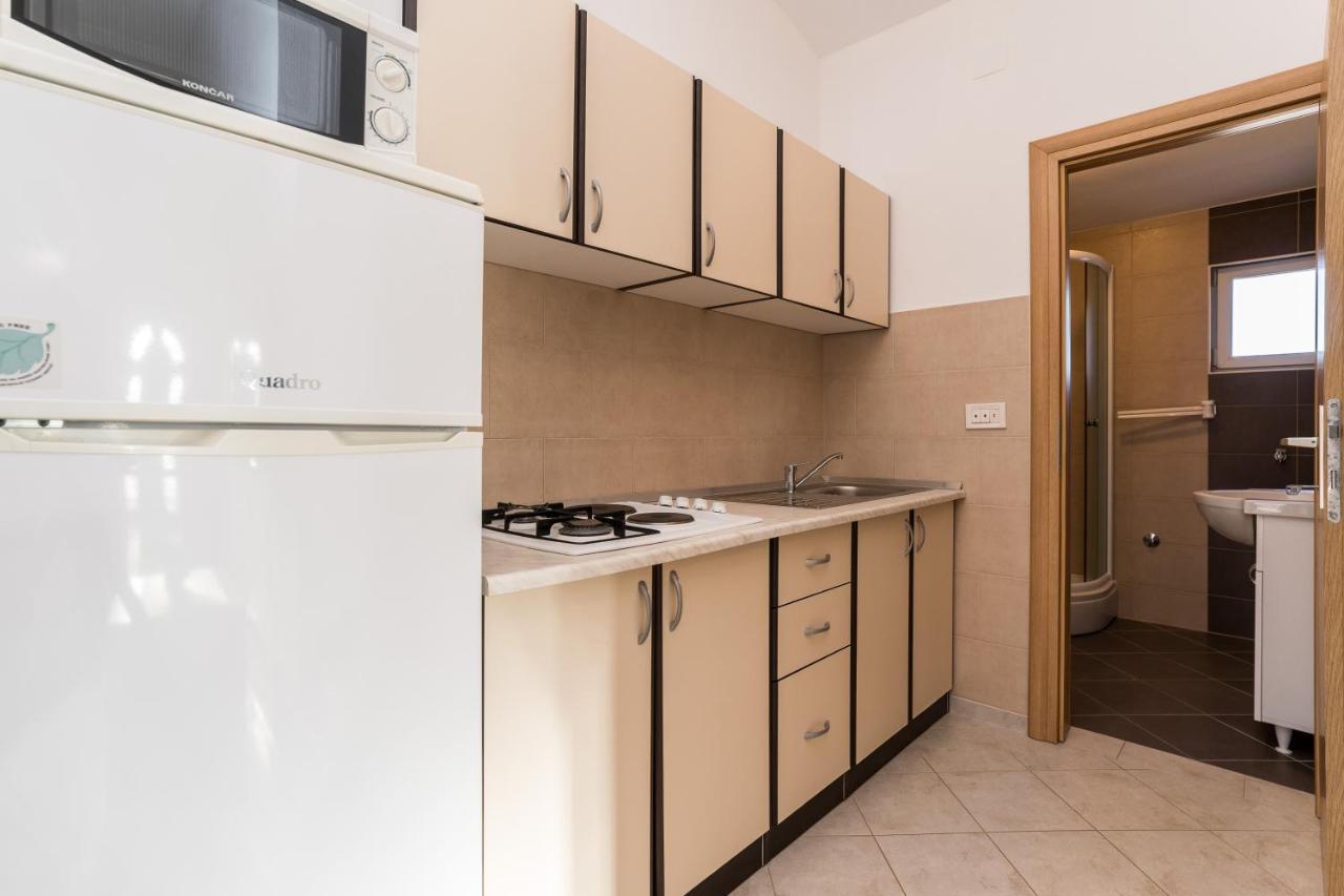 Apartmani Zarko Vir Eksteriør bilde